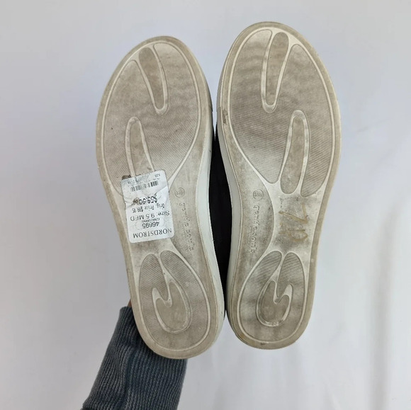 Gentle Souls by Kenneth Cole \